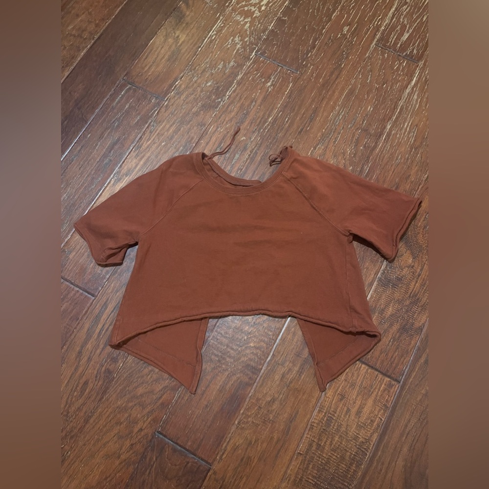 WE THE FREE Open Back Tee Color Rust Size Small